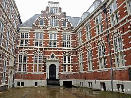 AMSTERDAM2013DSC0487 Oude gebouw van de Oost-Indische Compagnie, nu Universiteit van Amsterdam