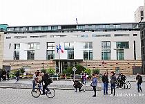 DU2016 DSC 4804-0459  Franse Ambassade aan de Pariser Platz bij de Brandenburger Tor.