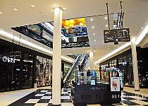 DU2016 DSC 4639-0273  LP12 Mall of Berlin, ook bekend als Leipziger Platz Quartier is een luxueus winkelcentrum aan de Leipziger Platz, dat zich over verschillende  blokken uitstrekt.