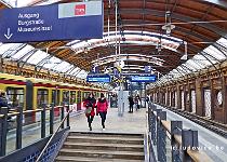 DU2016 P4256-P1250103  Bahnhof Hackischer Markt