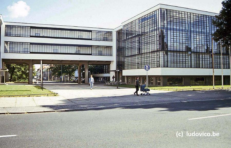 DESSAU1997N001