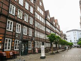 HAMBURG2022_P1410054 In het zgn. komponistenquartier is een stukje van het oude Hamburg behouden (of gereconstrueerd) en kan je enkele musea vinden van componisten wier naam met de...