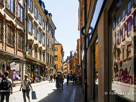 STOCKHOLM2022_P1430106 Stadholmen is een eilandje van Gamla Stan en vormt de historische wijk waar Stockholm ontstaan is, en waar het Koninklijk paleis ligt. Het is een charmante wijk...