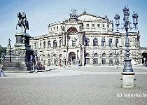 DRESDEN1997N018