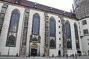 Luther (of een van zijn leerlingen) zou in 1517 tegen een poort van deze slotkerk een document met de 95 stellingen hebben genageld, waarmee hij zich tegen de aflatenhandel van de kerk verzette, en die het begin van het protestantisme inluidde
