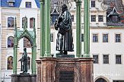 Beelden van Maarten Luther en Philippe Melanchton op de marktplaats van Wittenberg
