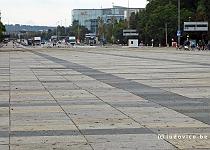 DU2016 P2083-P1160125  De brede marcheerboulevard waar tijdens het Nazi-bewind werd gemarcheerd.