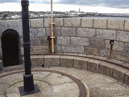 DUBLIN2002N078 De Martello Tower is de plek waar zich het eerste hoofdstuk van Ulysses (James Joyce) afspeelt, wellicht het beroemdste (beruchtste) literair boek van de 20ste...