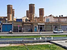 IRAN_PA062002