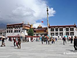 DSC_1934 De Jokhang is de belangrijkste tempel van Tibet;