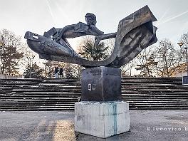 PARIS2024J_IMG_20240120_154354750_HDR Standbeeld van de rebelse dichter Arthur Rimbaud