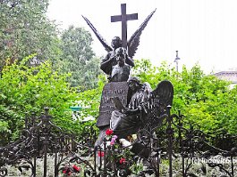 RUSS2016_DSC2785 Het graf van de componist Tsjaikovski