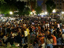 SPANJE2022_P1400241 Plaza Dos de Mayo, Malasena, op een warme zaterdagavond.