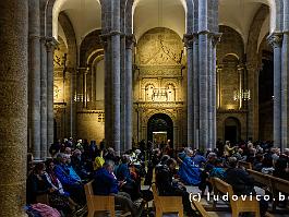 SPANJE2024_DSCF9695 De kathedraal wordt nog altijd druk bezocht door pelgrims en toeristen.