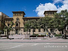 SPANJE2024_P1023404 Huesca is een aangenaam historisch stadje op een heuvel. Het kende zijn hoogtepunt in de middeleeuwen toen het de hofstad van de koningen van Aragon was; enkele...