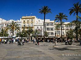 SPANJE2022_P1380547 Plaza San Juan de Dios voor het stadhuis