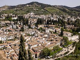 SPANJE2022_P1390862 Vanop de torens van het Alcazaba heb je een panoramisch zicht over de wijde omgeving van Granada.